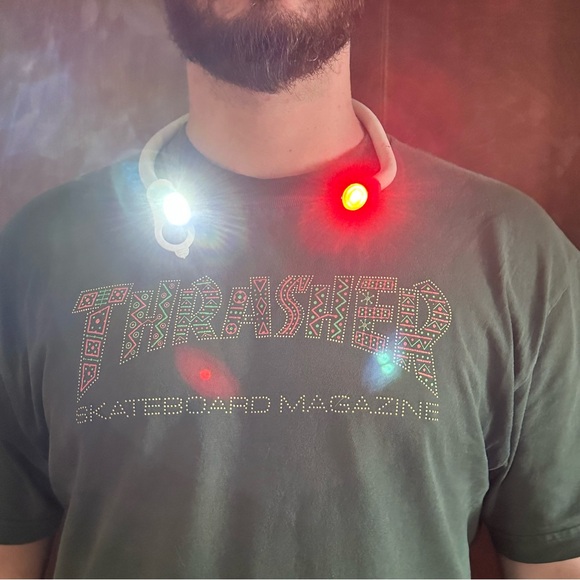 HUGlight original necklight wearable flashlight - Picture 2 of 16